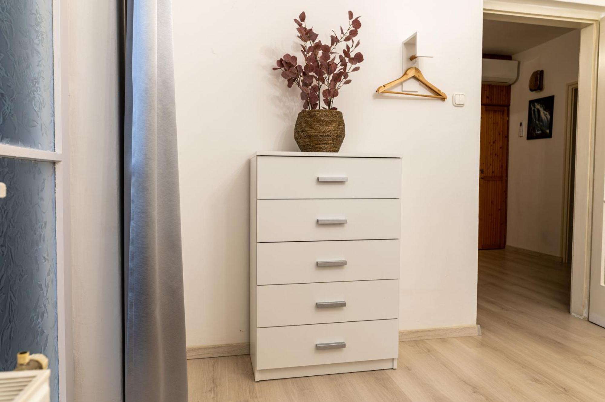 Apartament Barat Vendeghaz - Cosy - Teljes Haz Privat Udvarral - 4 Szoba, 2 Fuerdo Seghedin