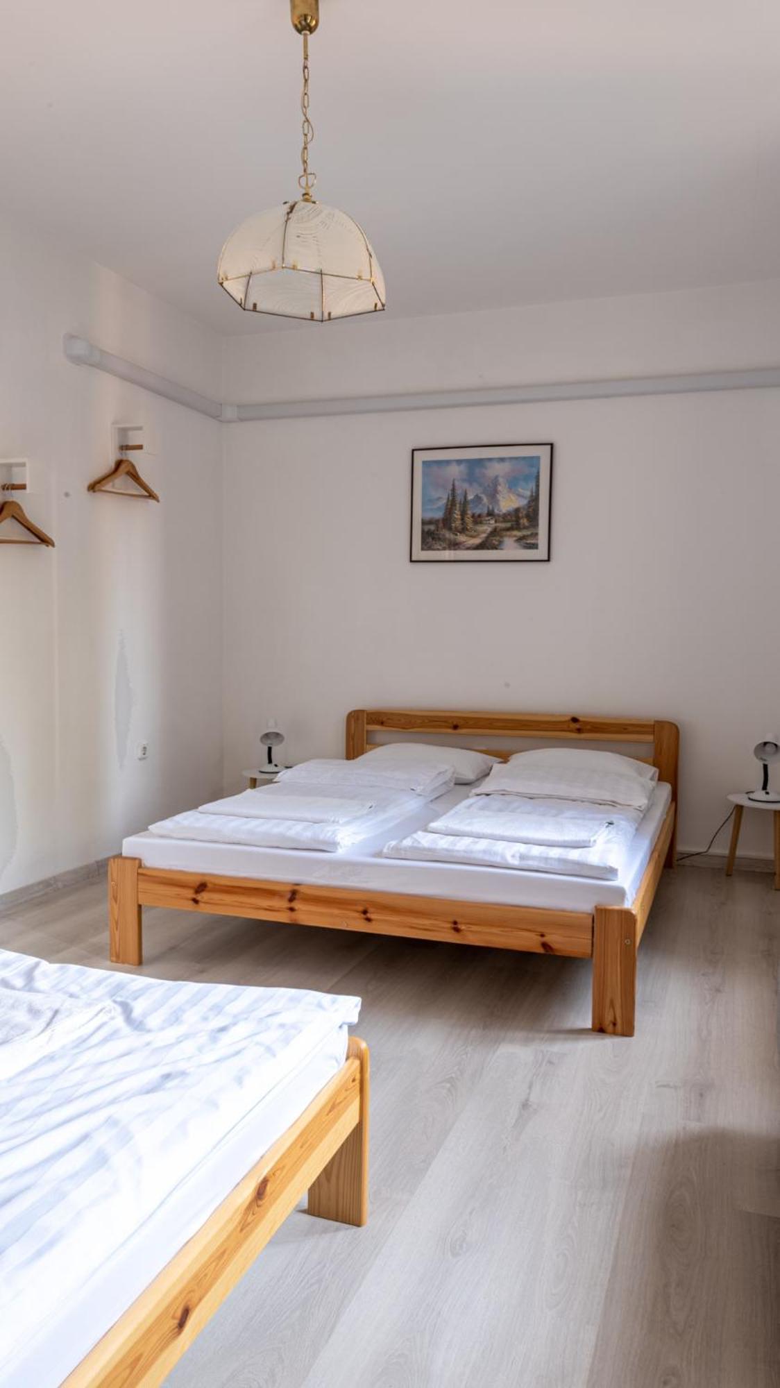 Barat Vendeghaz - Cosy - Teljes Haz Privat Udvarral - 4 Szoba, 2 Fuerdo Apartament *